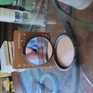 Becca Smashbox opal highligter